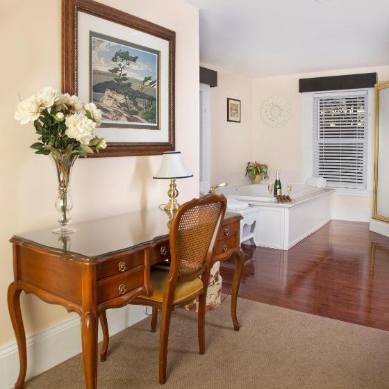 جناح ديلوكس, Glynn House Inn