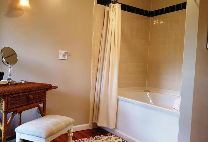 디럭스 룸, Hummingbird Inn