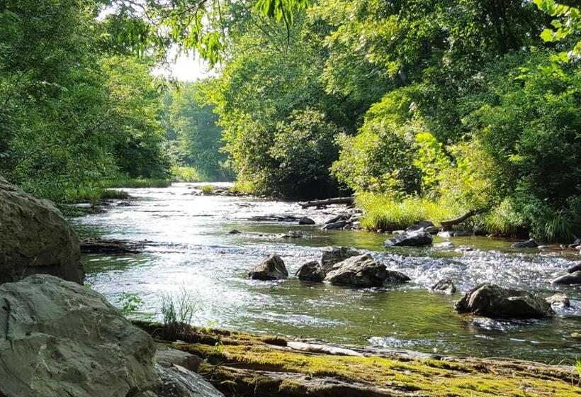 오두막, Hummingbird Inn