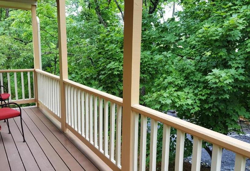 오두막, Hummingbird Inn