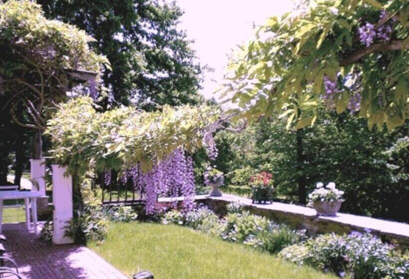 标准间, Whistler's Inn