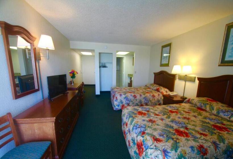 带2个双人床的标准工作室, Boardwalk Beach Resort