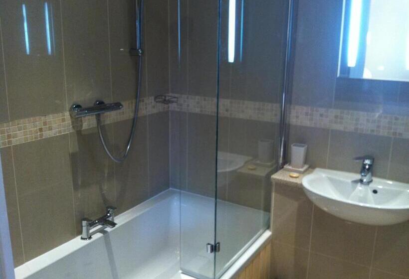 غرفة قياسية, Clover Spa And