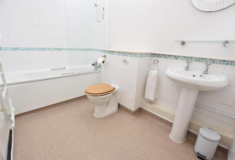 コンフォートトリプルルーム, The Halford Bridge Inn