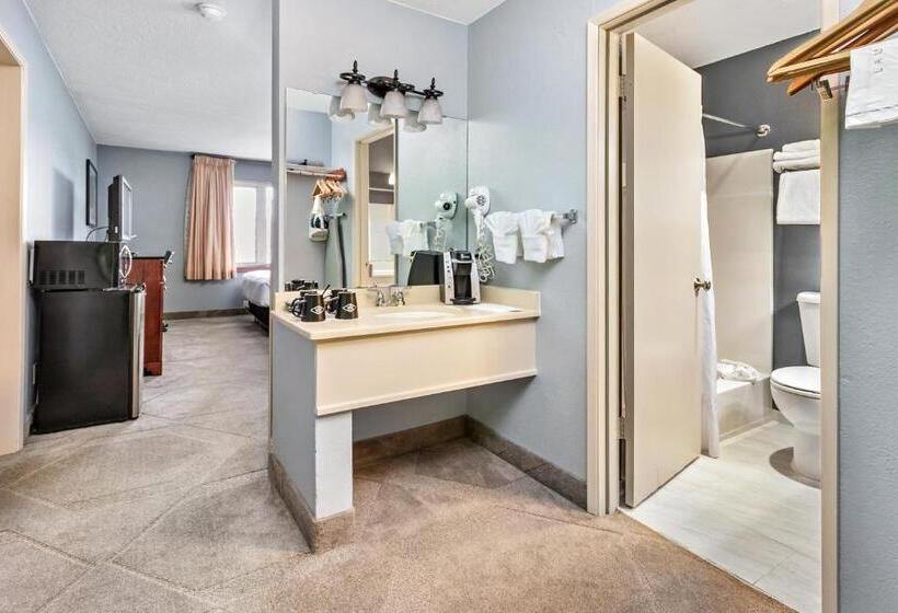 סוויטה דלוקס, Inn At Seaside