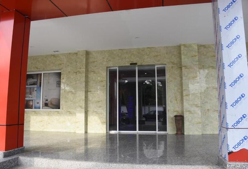 سوییت جونیور, Royal Palace