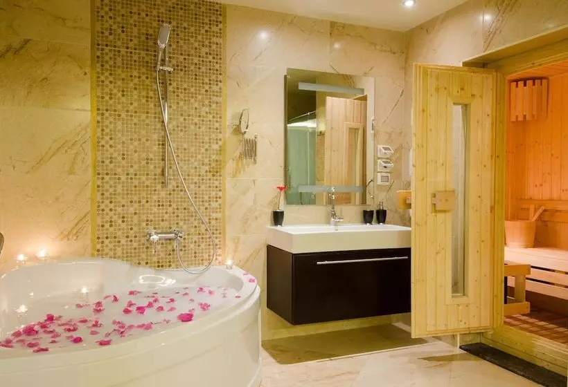 سوئیت پرزیدنت, Swiss Inn Teda Hotel & Aqua Park