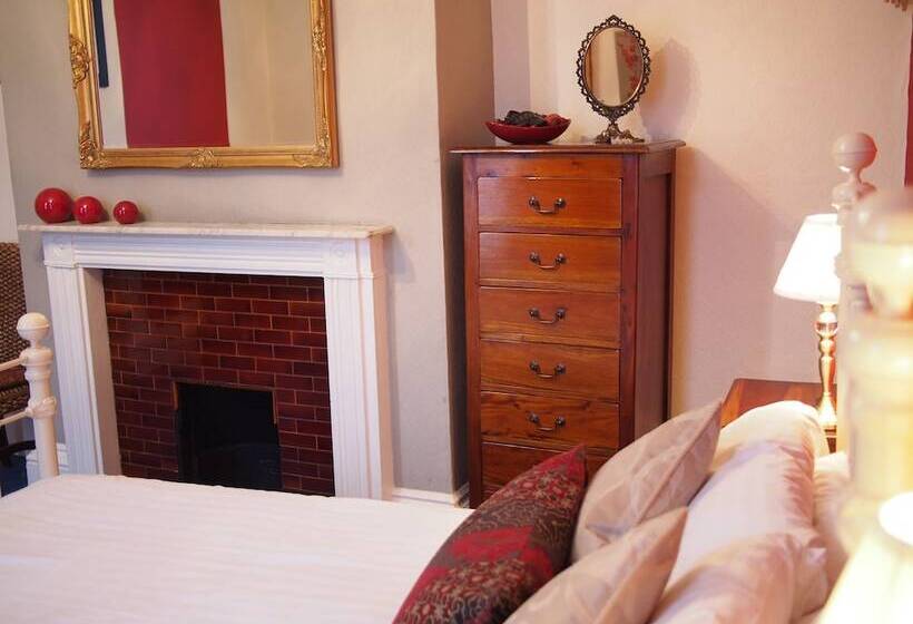 スタンダードルーム, The Coach House