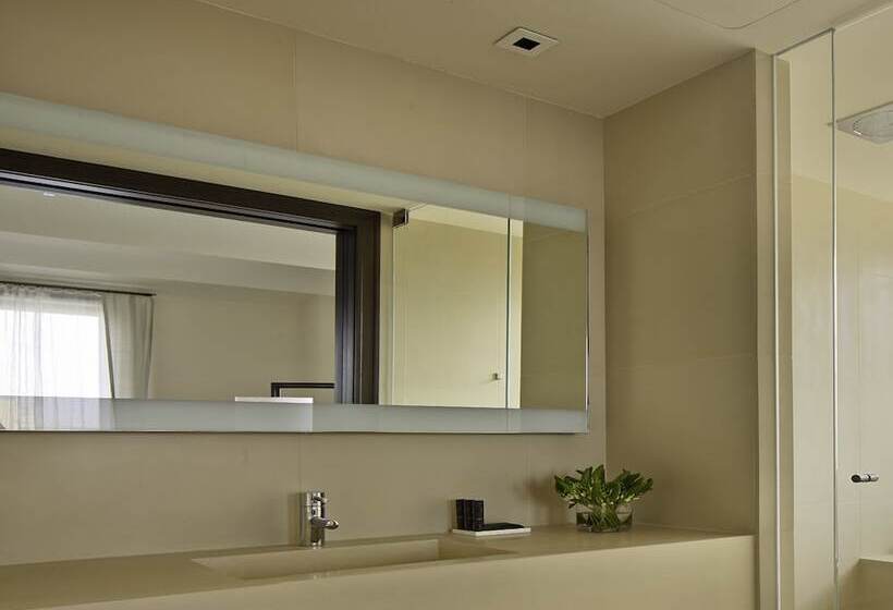 带城市景观的套间, The New York Edition