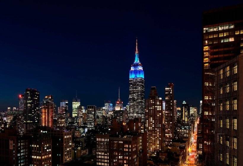 带城市景观的套间, The New York Edition