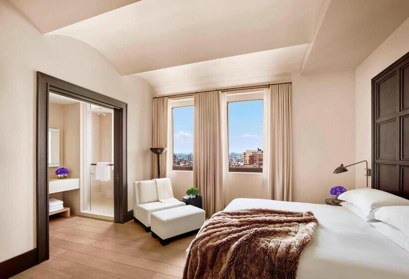 带城市景观和大床的豪华房间, The New York Edition