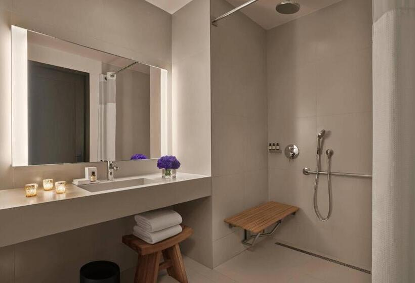 适合残疾人士使用的套间, The New York Edition