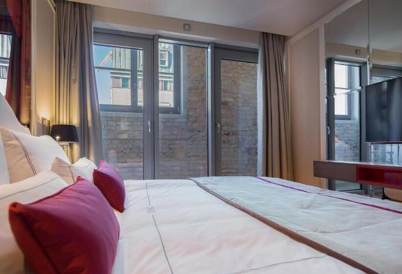 غرفة كلاسيكية, Titanic Gendarmenmarkt Berlin