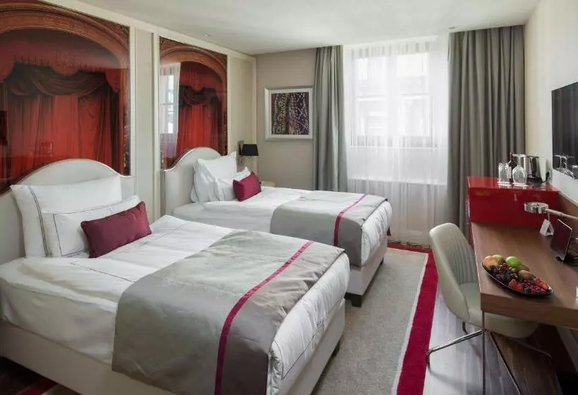 Deluxe Zimmer, Titanic Gendarmenmarkt Berlin