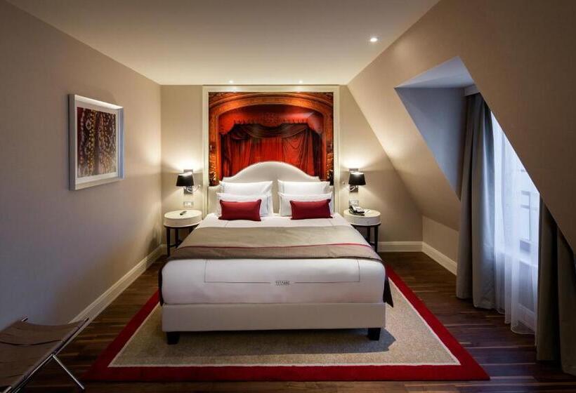 جناح جونيور, Titanic Gendarmenmarkt Berlin