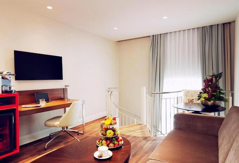 غرفة عائلية, Titanic Gendarmenmarkt Berlin