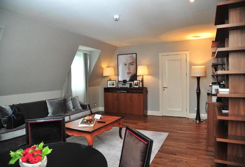 جناح, Titanic Gendarmenmarkt Berlin