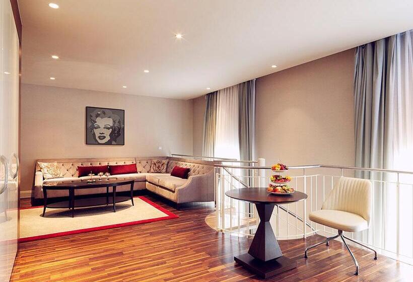 جناح, Titanic Gendarmenmarkt Berlin