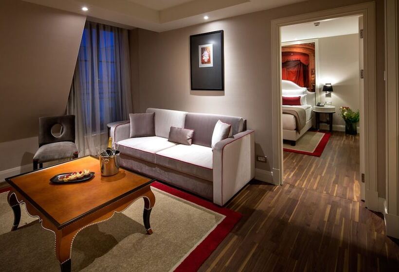 جناح, Titanic Gendarmenmarkt Berlin