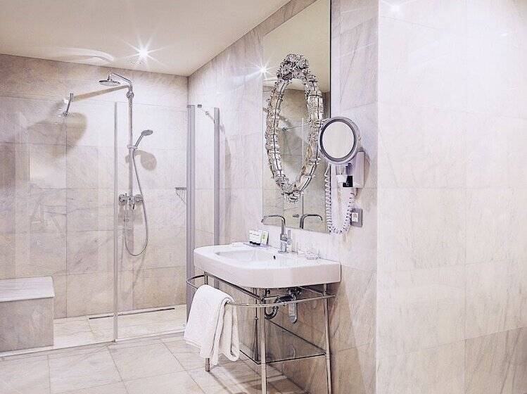 جناح دوبلكس, Titanic Gendarmenmarkt Berlin