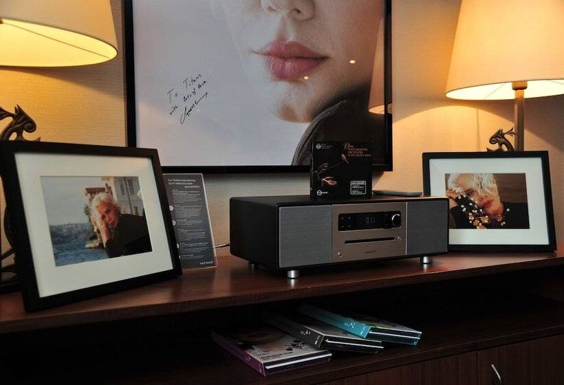 جناح, Titanic Gendarmenmarkt Berlin