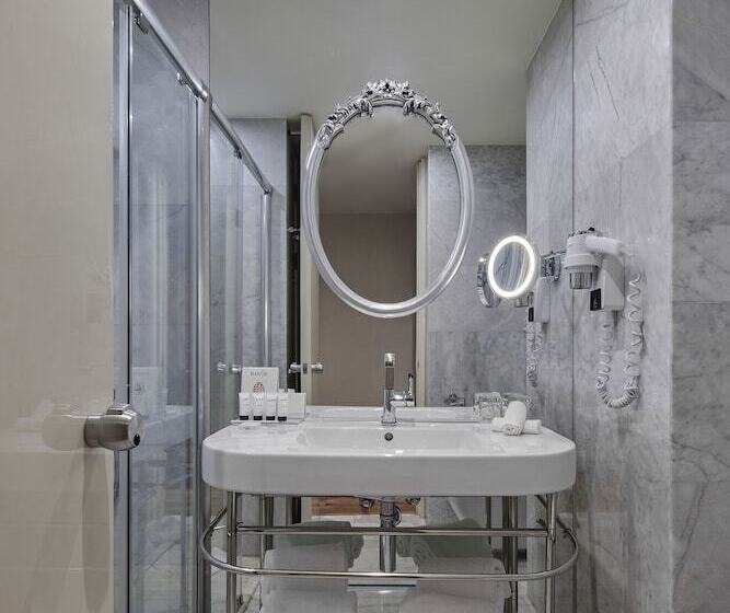 جناح جونيور, Titanic Gendarmenmarkt Berlin