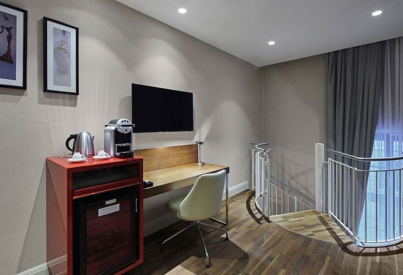 جناح دوبلكس, Titanic Gendarmenmarkt Berlin