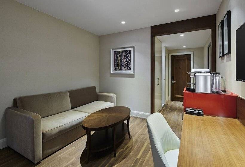 جناح دوبلكس, Titanic Gendarmenmarkt Berlin