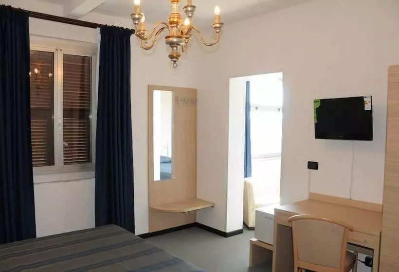 Standard Kolmen Hengen Huone, Albergo Villa Ester