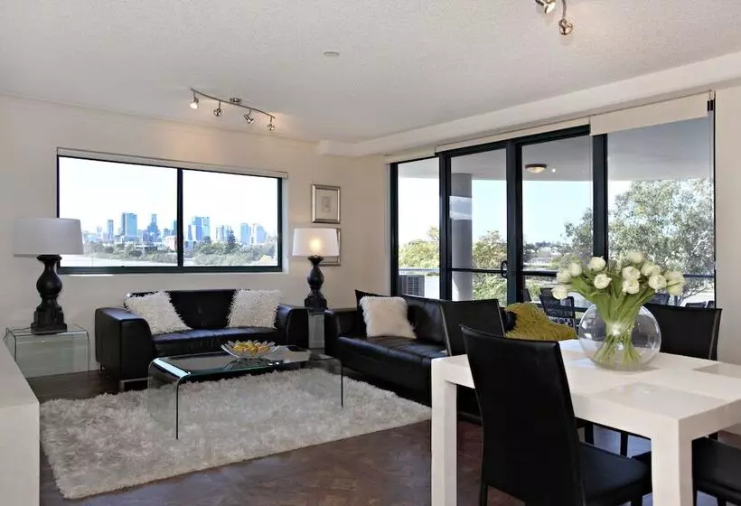 2 Bedroom Premium Apartment, Inn On The Park Apartments