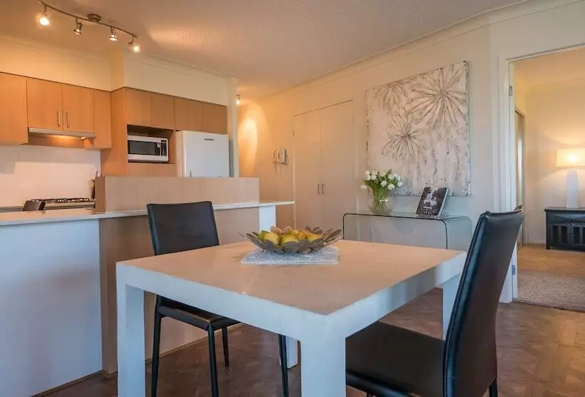 2 Bedroom Premium Apartment, Inn On The Park Apartments
