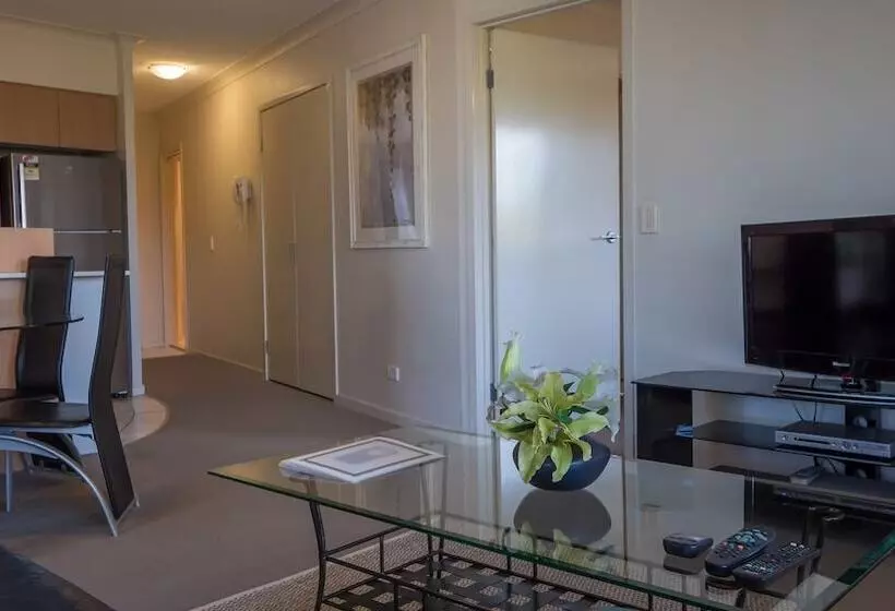 2 Bedroom Premium Apartment, Inn On The Park Apartments