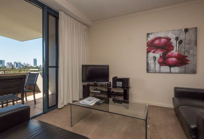 Апартаменты Премиум 1 Спальня, Inn On The Park Apartments