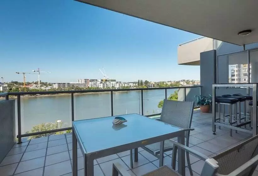 2 Bedroom Premium Apartment, Inn On The Park Apartments