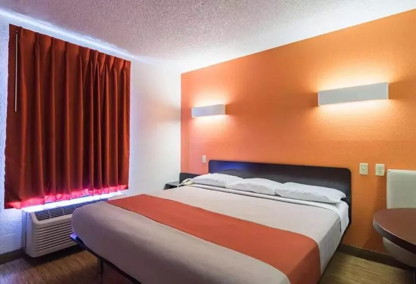 キングサイズベッドのスタンダードルーム, Motel 6 Arkadelphia, Ar