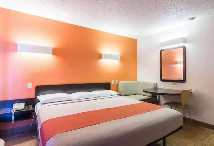 キングサイズベッドのスタンダードルーム, Motel 6 Arkadelphia, Ar