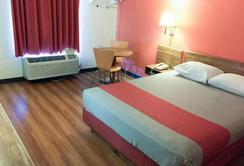 キングサイズベッドのスタンダードルーム, Motel 6 Arkadelphia, Ar