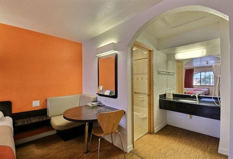 Номер Deluxe, Motel 6edinburg, Tx