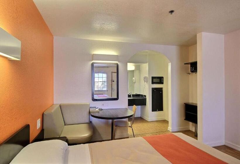 غرفة قياسية رباعية, Motel 6edinburg, Tx