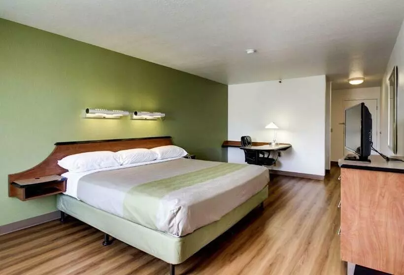 キングサイズベッドのスタンダードルーム, Motel 6ogden, Ut  Riverdale