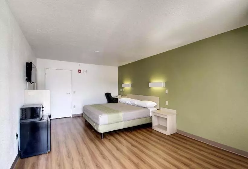 キングサイズベッドのデラックスルーム, Motel 6ogden, Ut  Riverdale