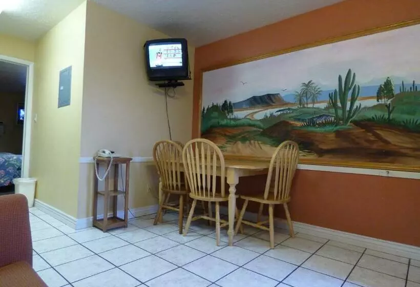 キングサイズベッドのスタンダードルーム, Coronada Inn & Suites