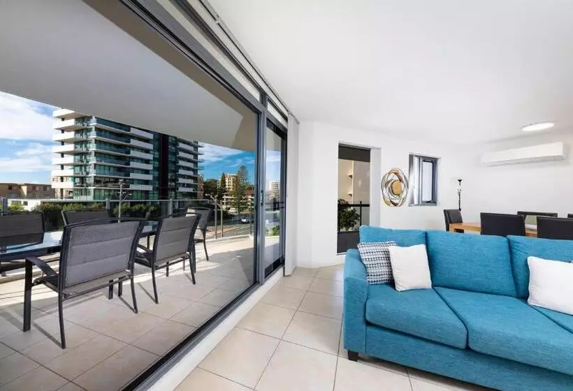2 Bedrooms Apartment City View, Sevan Apartments Forster