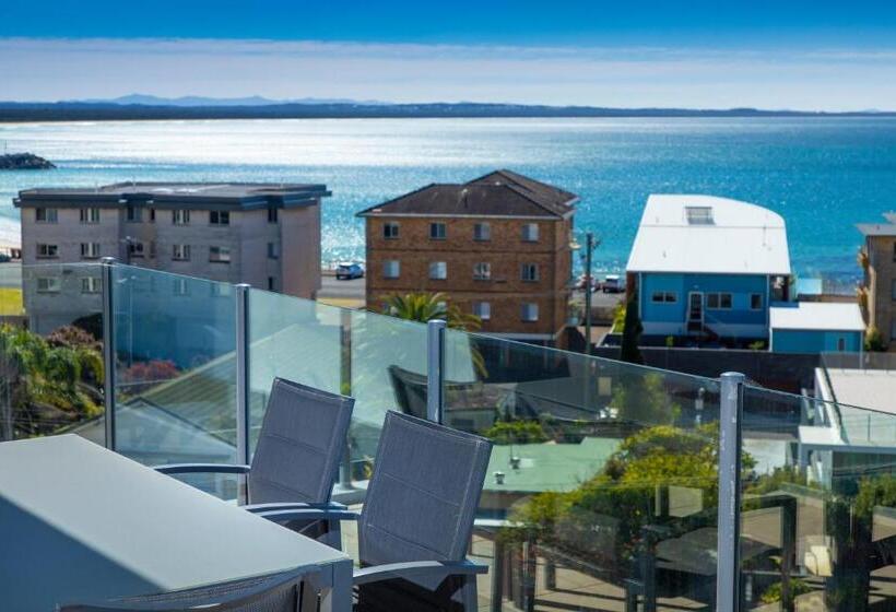 2 Bedroom Apartment with Views, Sevan Apartments Forster