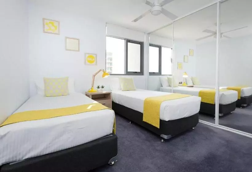 Superior 2-bedroom flat with a view, Sevan Apartments Forster