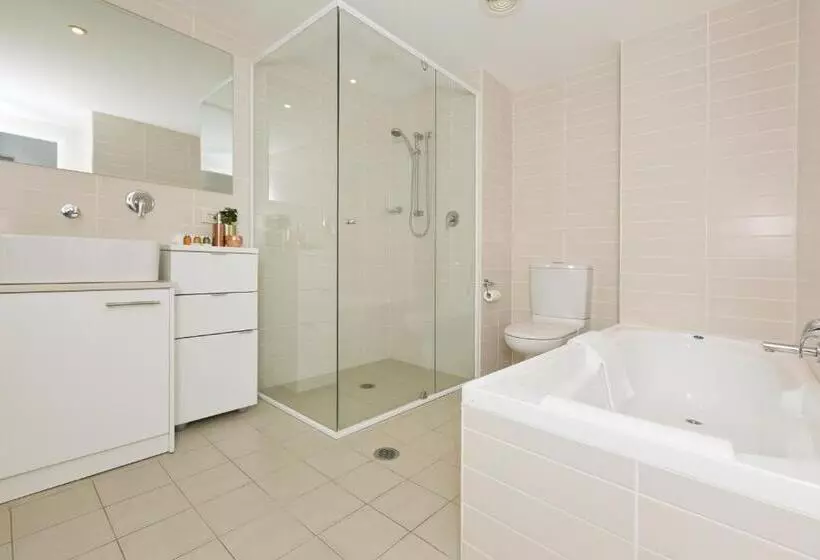 Superior 3-bedroom flat with a view, Sevan Apartments Forster