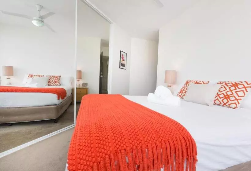 Superior 3-bedroom flat with a view, Sevan Apartments Forster