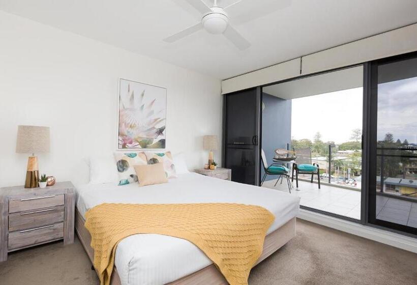 Superior 3-bedroom flat with a view, Sevan Apartments Forster