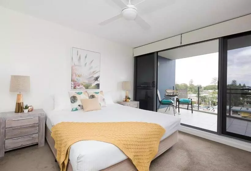 Superior 3-bedroom flat with a view, Sevan Apartments Forster