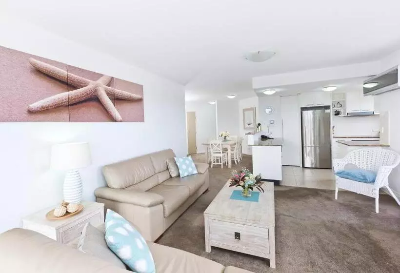 Superior 3-bedroom flat with a view, Sevan Apartments Forster